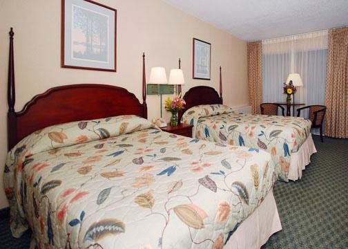 Econo Lodge Inn & Suites Augusta Quarto foto